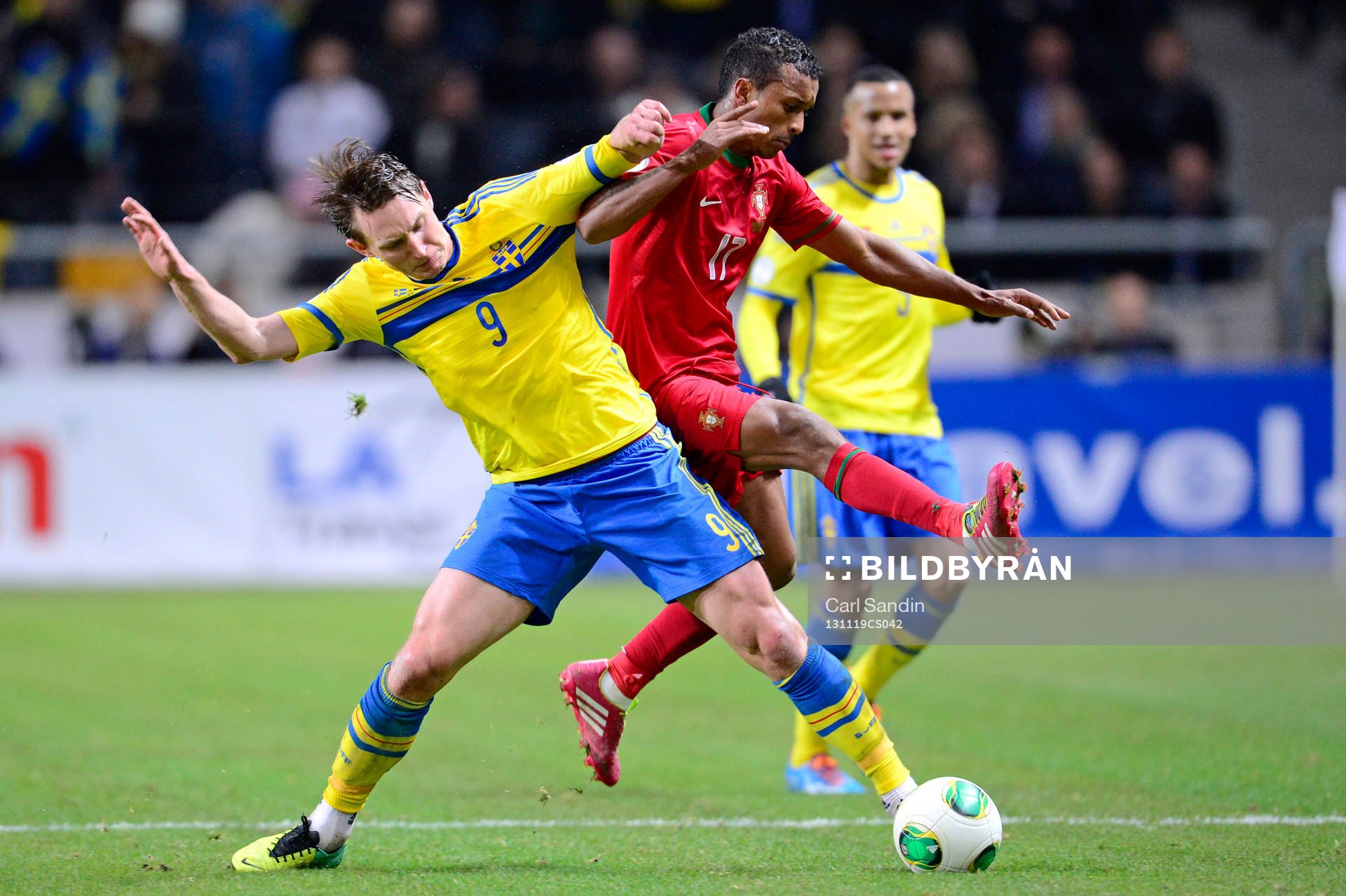 Sveriges Kim Källström och Portugals Nani