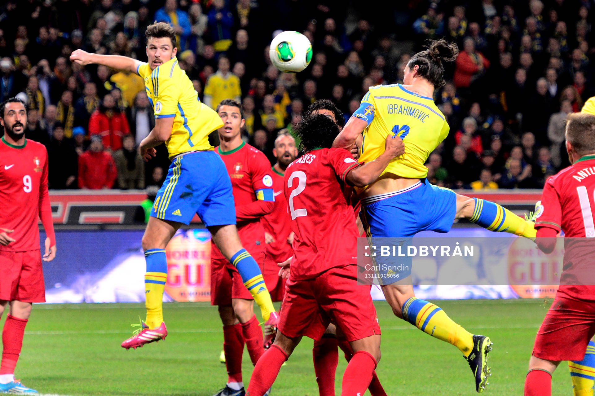 Sveriges Zlatan Ibrahimovic nickar in 1-1