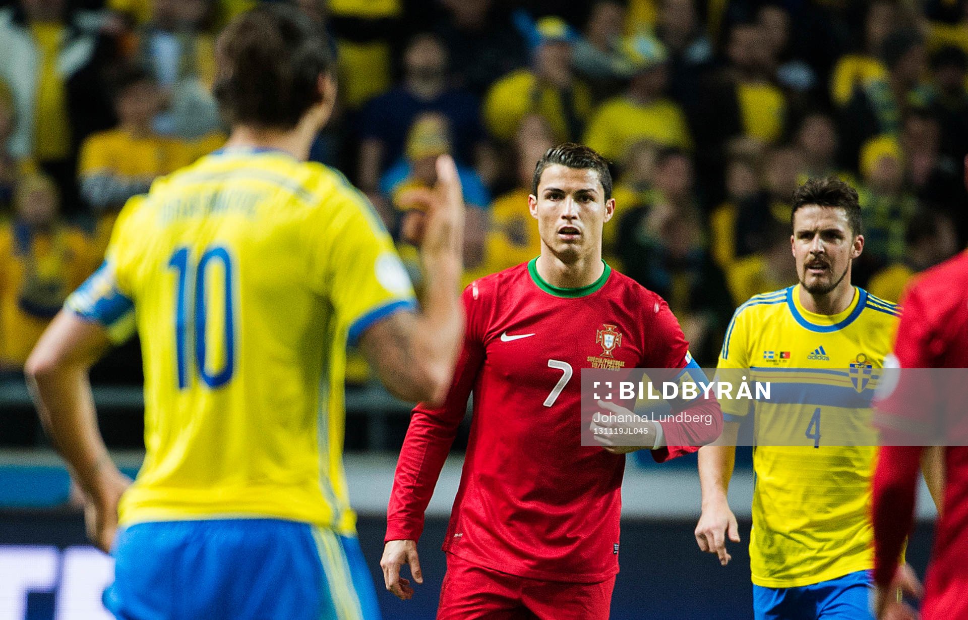 Zlatan Ibrahimovic vänd mot Cristiano Ronaldo