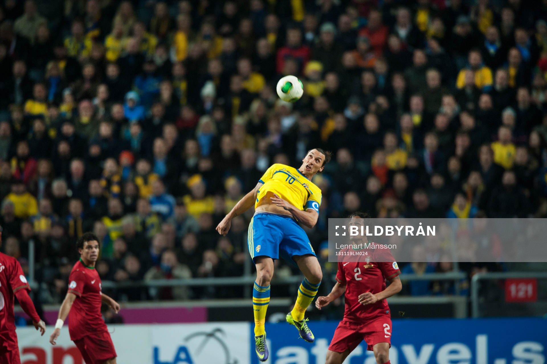 Sveriges Zlatan Ibrahimovic i VM-kvalet mellan Sverige och