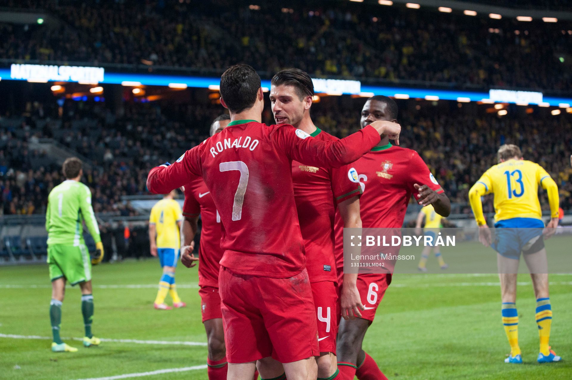 Portugals Cristiano Ronaldo gör 2-2 i playoff-matchen i