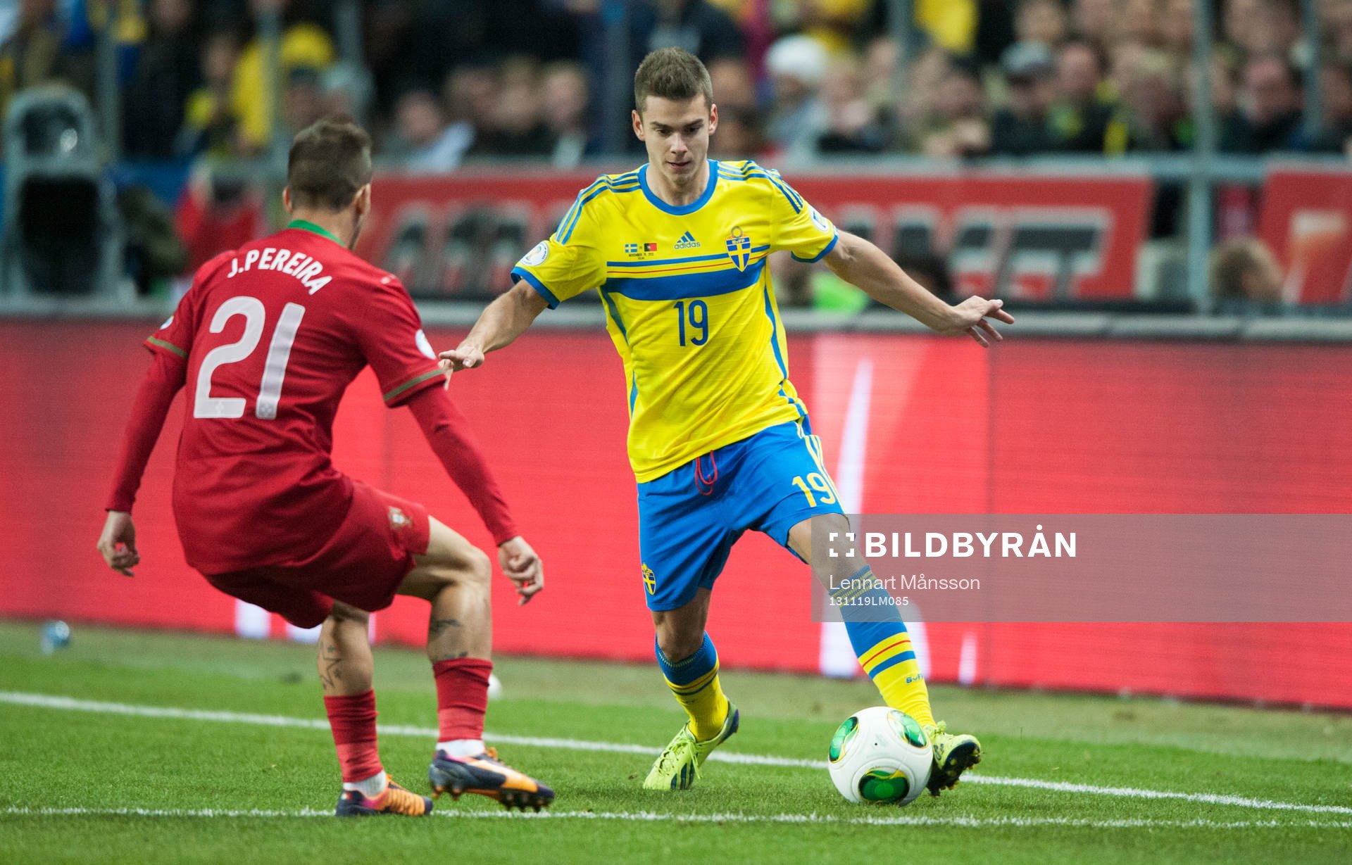 Sveriges Alexander Kacaniklic och Portugals Joao Pereira i