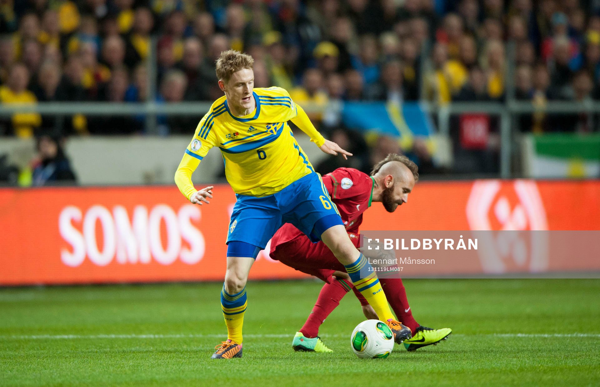 Sveriges Rasmus Elm och Portugals Raul Meireles i VM-kvalet