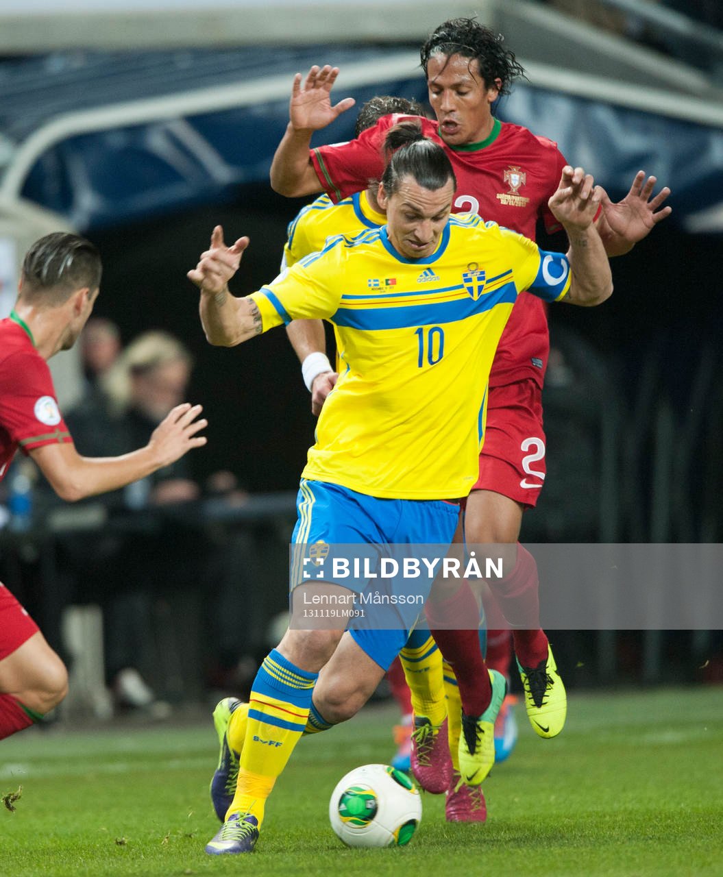 Sveriges Zlatan Ibrahimovic  i VM-kvalet mellan Sverige och
