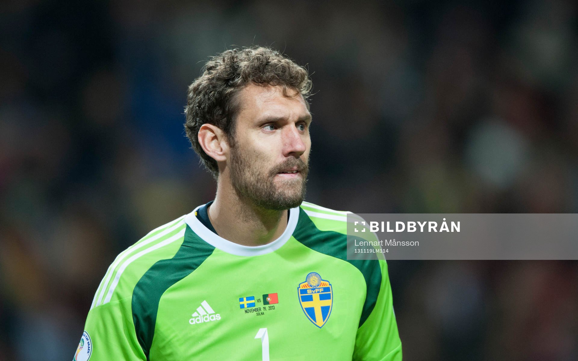 Sveriges Andreas Isaksson i VM-kvalet mellan Sverige och