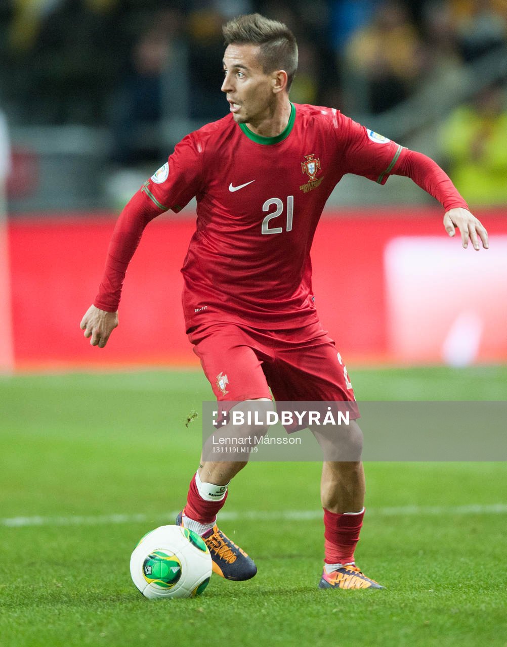 Portugals Joao Pereira i VM-kvalet mellan Sverige och