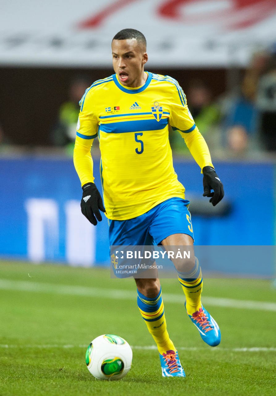 Martin Olsson i VM-kvalet mellan Sverige och Portugal i