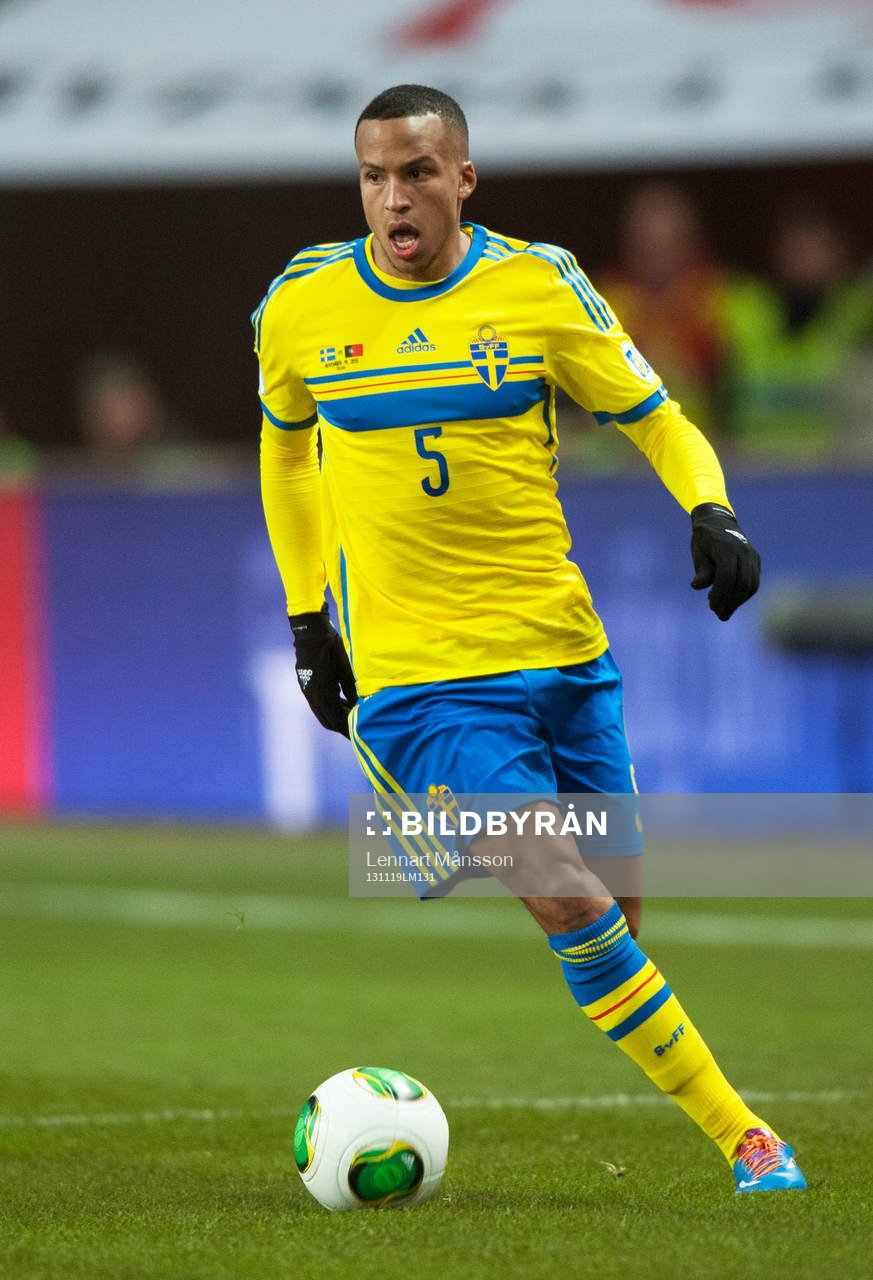 Martin Olsson i VM-kvalet mellan Sverige och Portugal i