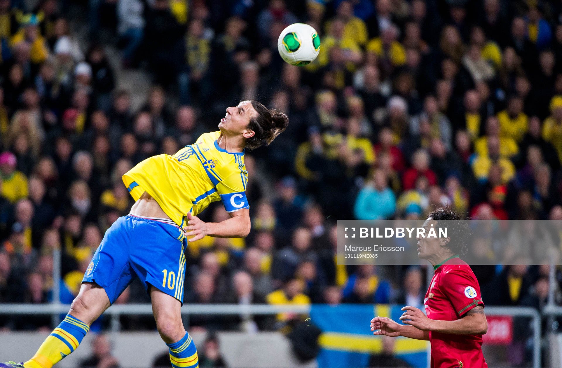 Sveriges Zlatan Ibrahimovic och Portugals Bruno Alves