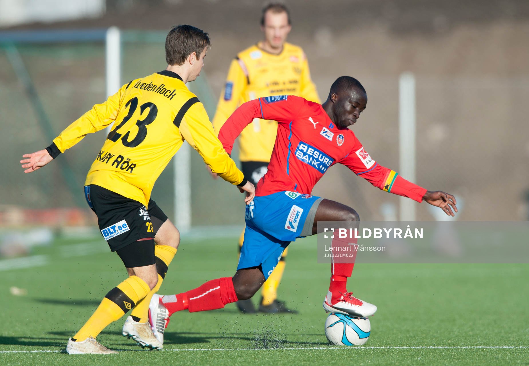 Helsingborgs Emma Boateng och Mjällbys Andreas Blomqvist i