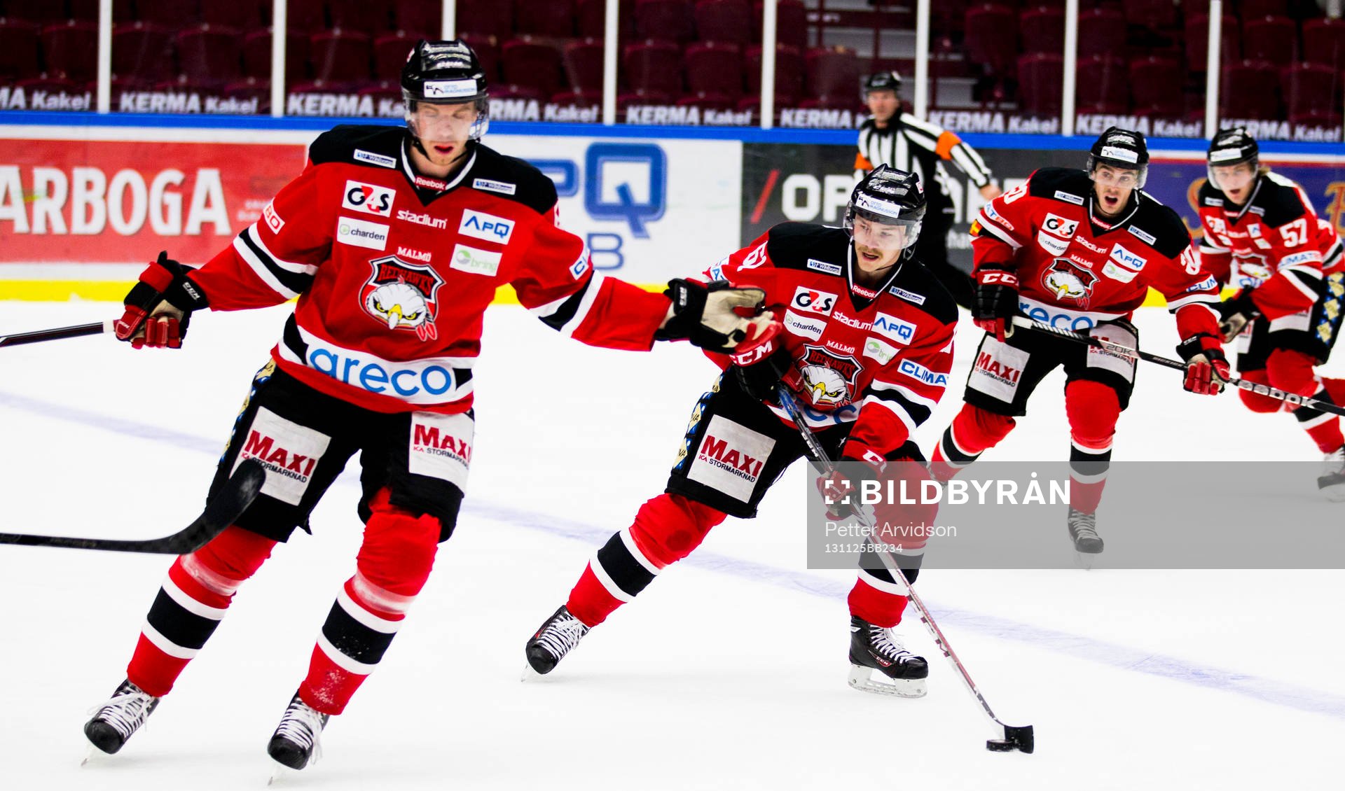 Malmö Redhawks driver igång ett anfall med  Nicklas