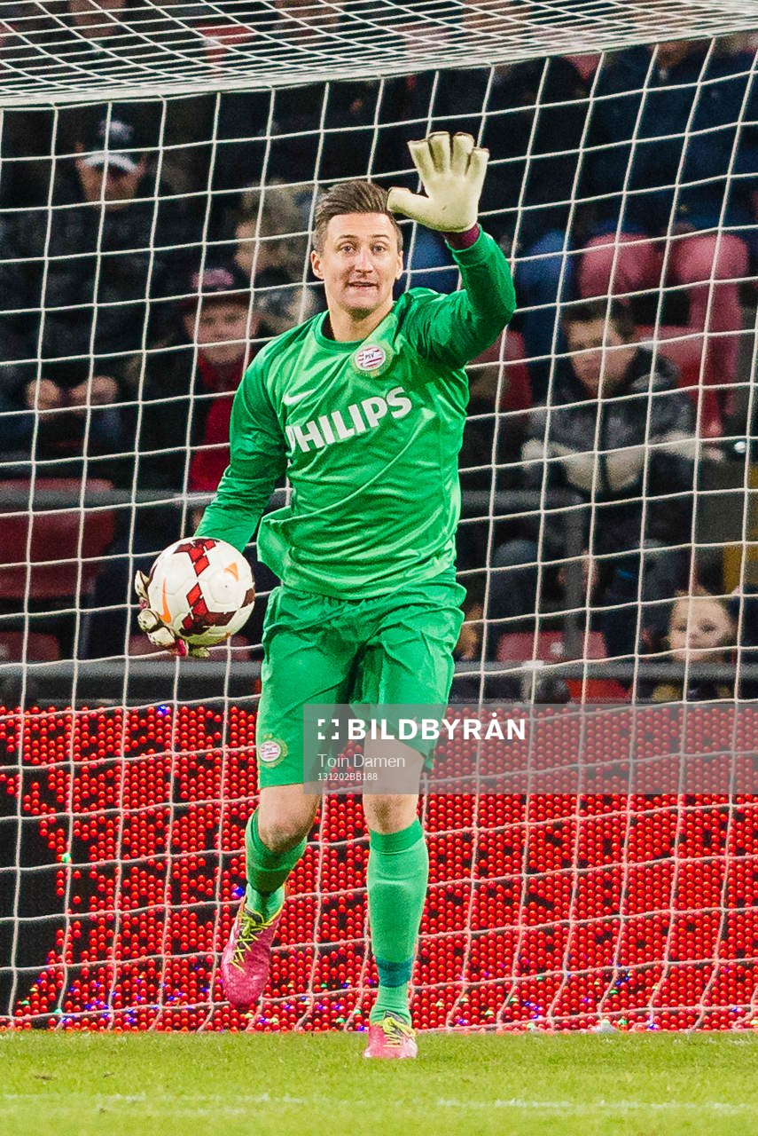 EINDHOVEN - Jong PSV - FC Eindhoven, Philips stadion, 02-12-2013, Jupiler league voetbal seizoen 2013 - 2014. Jong PSV speler Przemyslaw Tyton.