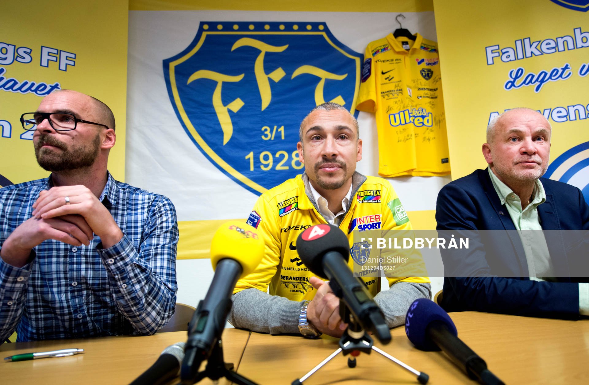 Falkenbergs klubbchef Patrik Lundgren (v) och sportchef