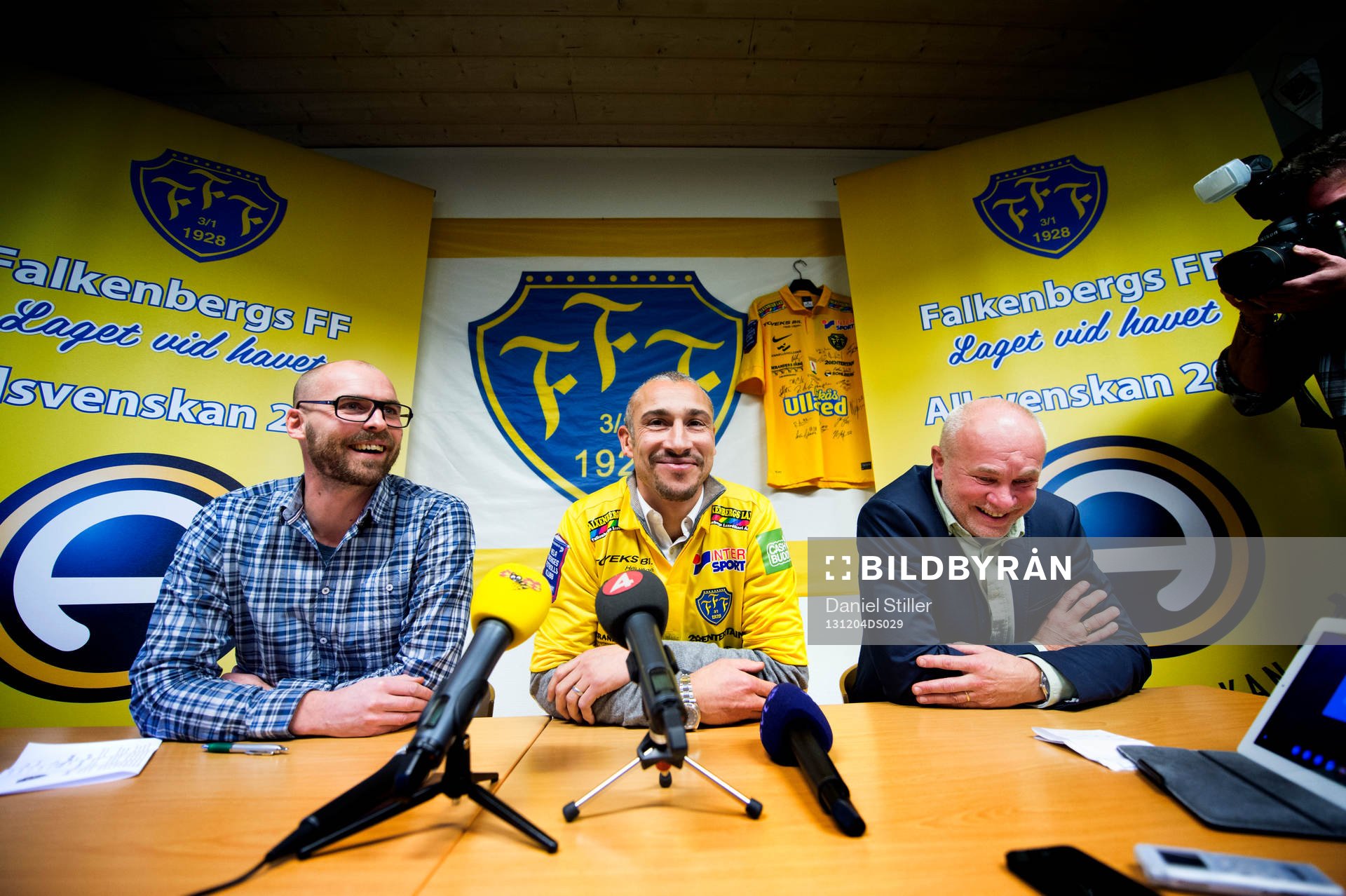 Falkenbergs klubbchef Patrik Lundgren (v) och sportchef