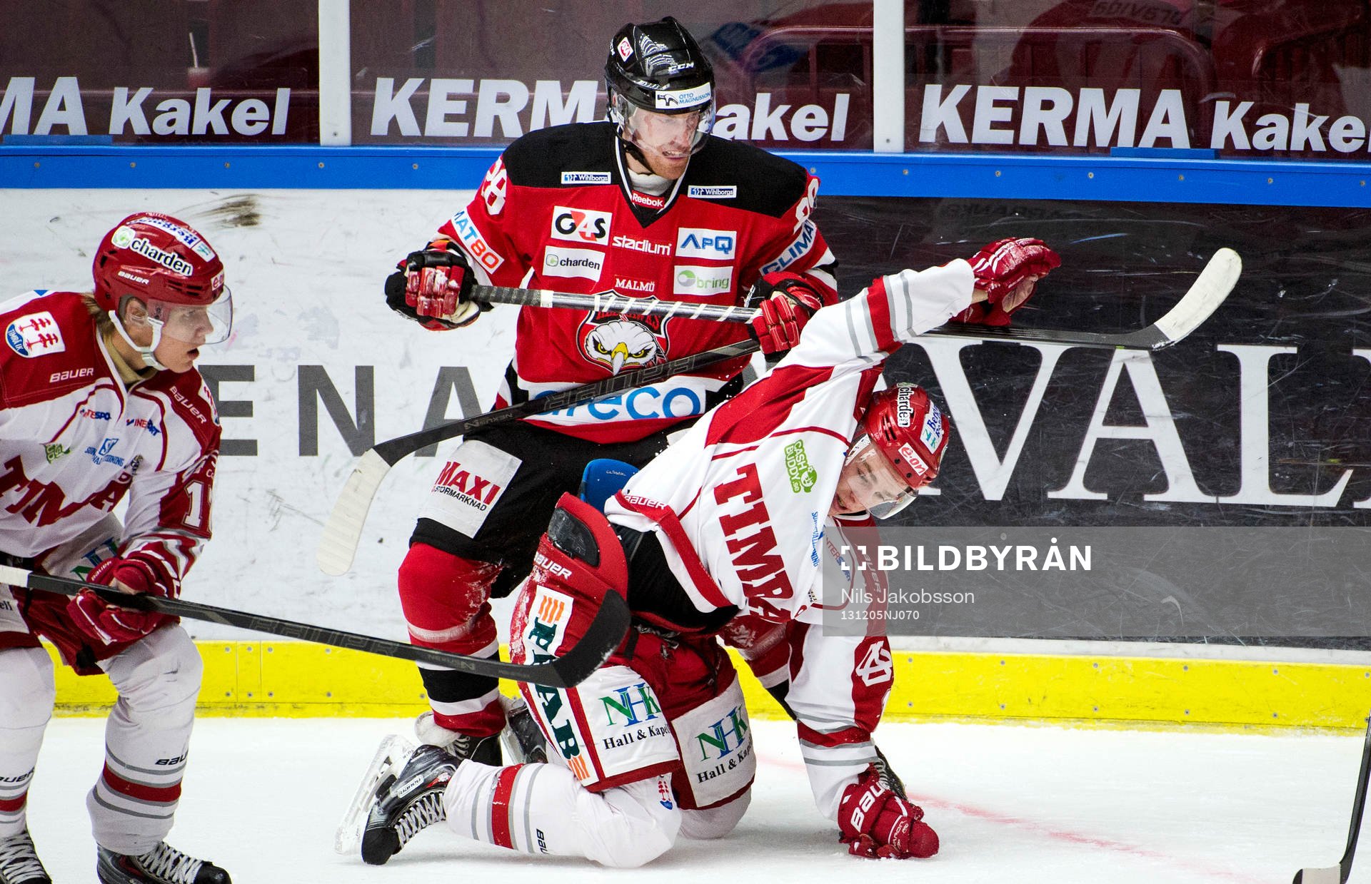 Malmö Redhawks Jens Olsson och Timrås Daniel Öhrn