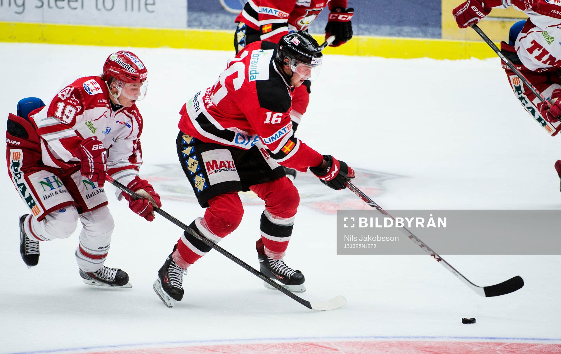 Timrås Daniel Öhrn och Malmö Redhawks Magnus Häggström