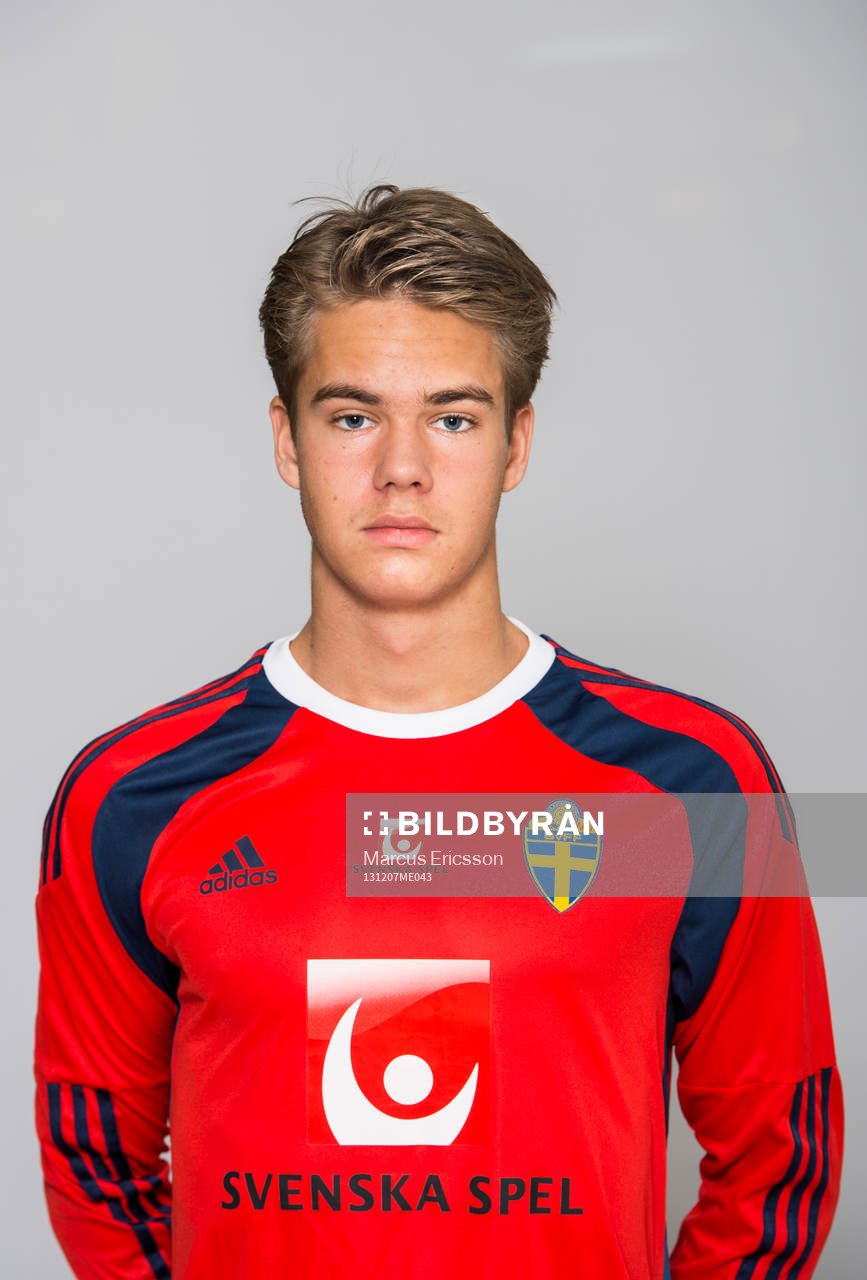 Porträtt på målvakt Oscar Gloveus
