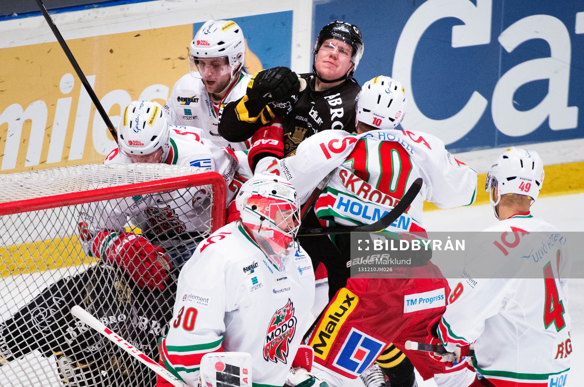 s Teemu Ramstedt stoppas framför mål av Modos Per-Åge
