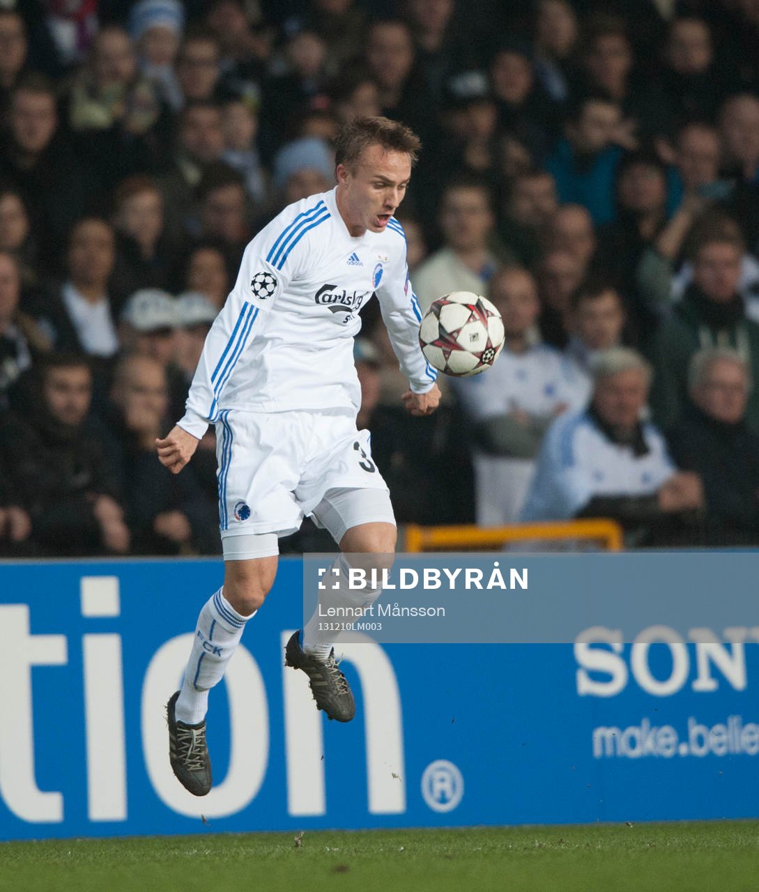 Köpenhamns Pierre Bengtsson i matchen i Champions League