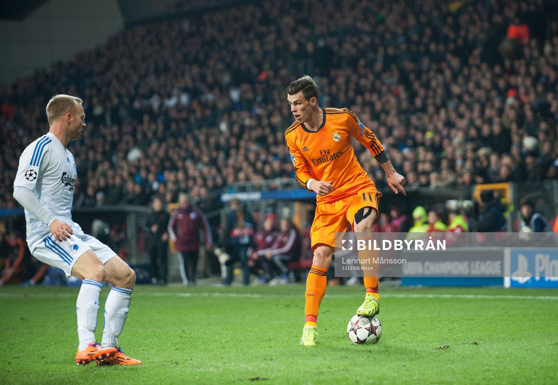 Real Madrids Gareth Bale mot Köpenhamns Lars Jacobsen i
