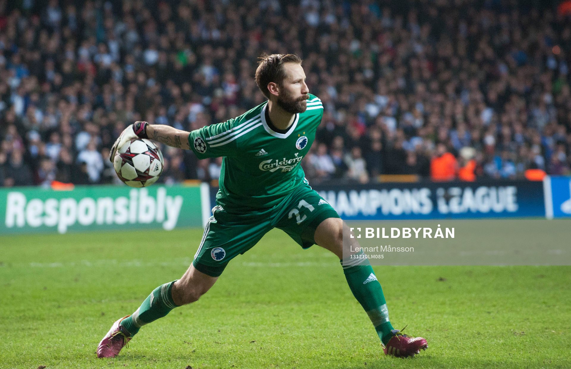 Köpenhamns målvakt Johan Wiland  i matchen i Champions