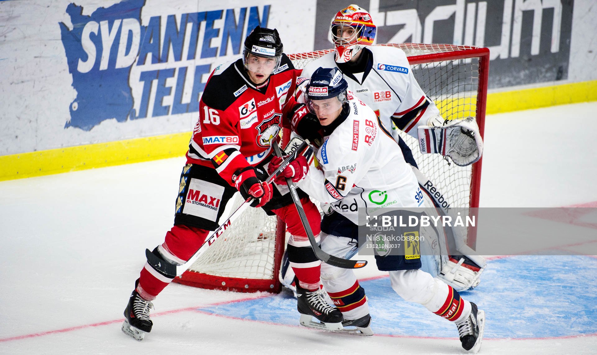 Malmö Redhawks Magnus Häggström och Djurgårdens Bobo