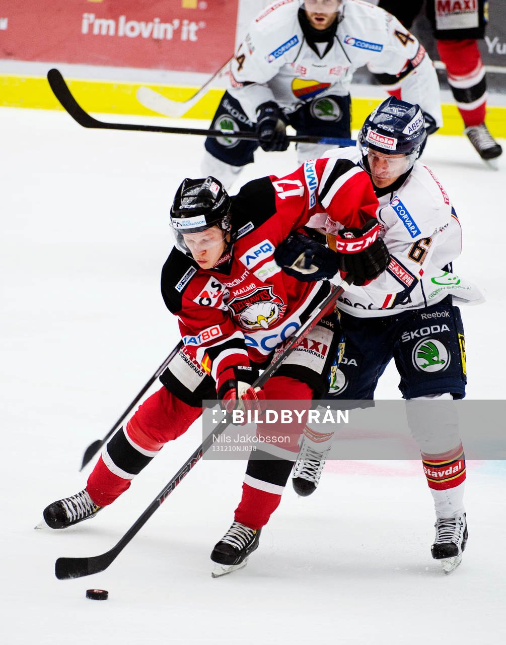 Malmö Redhawks Daniel Viksten och Djurgårdens Bobo