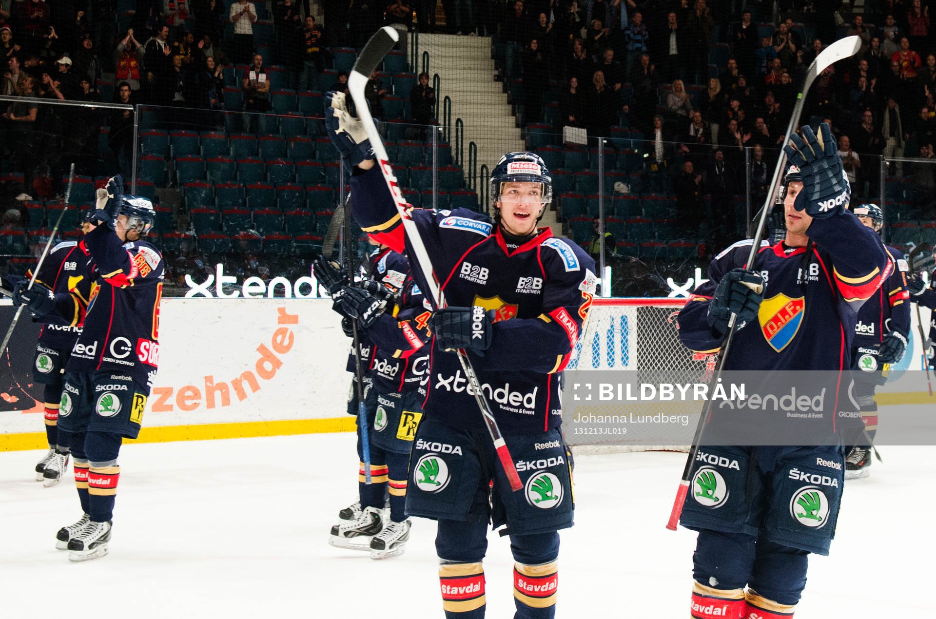 Henrik Nyberg och Dustin Johner   jublar med publiken