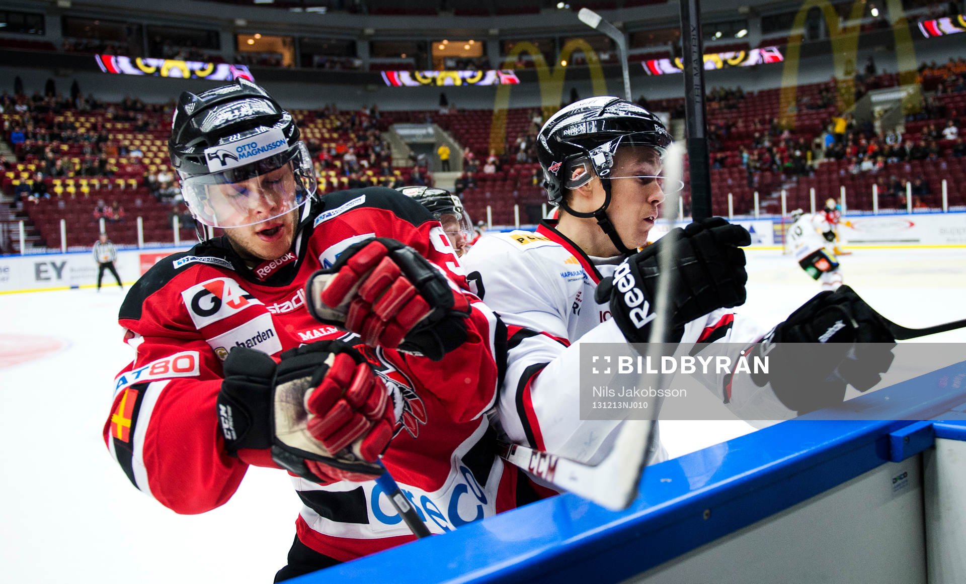 Malmö Redhawks Björn Svensson och Asplövens Emil Bejmo