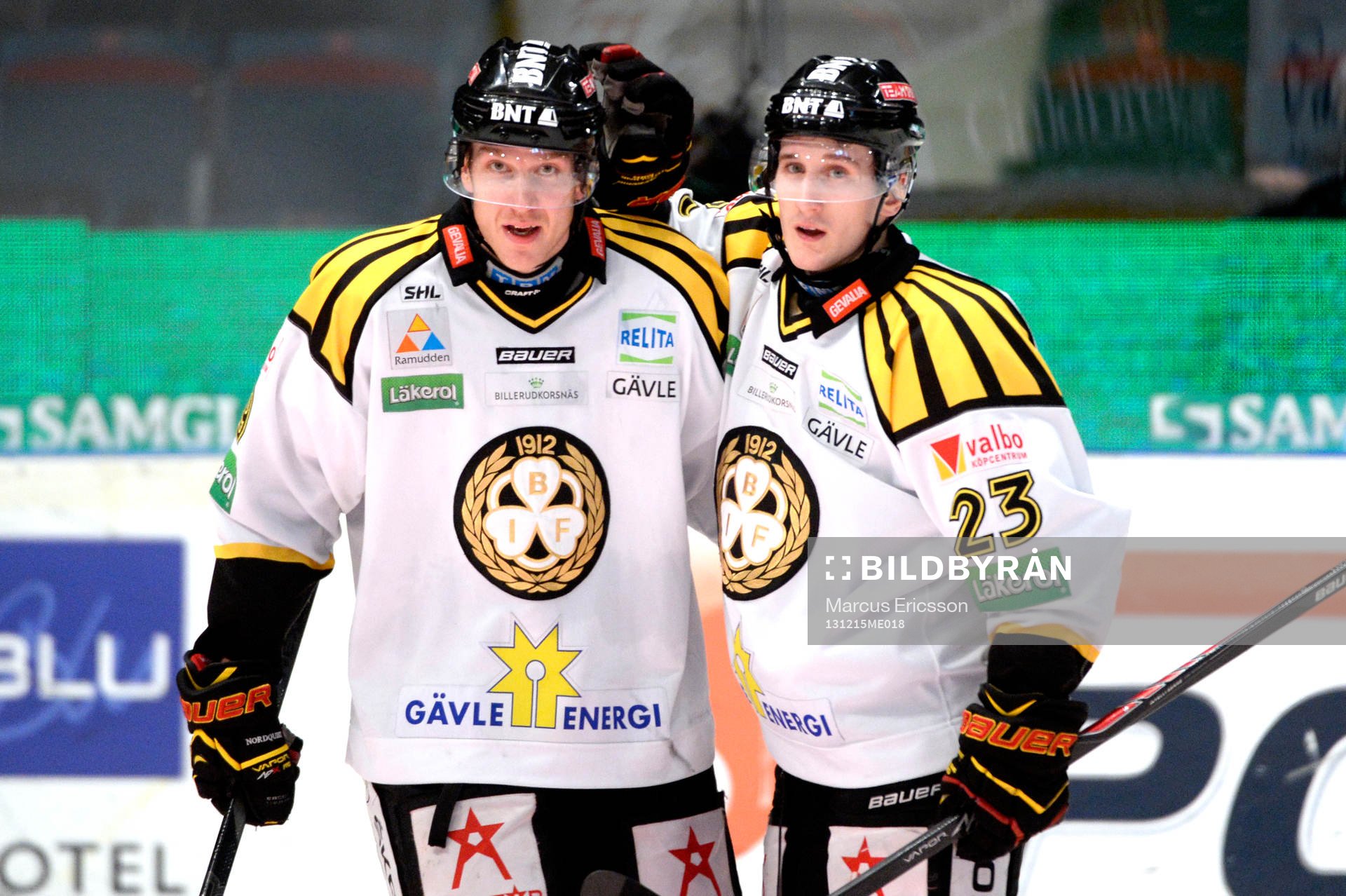 Brynäs Bill Sweatt klappar om Jonas Nordqvist