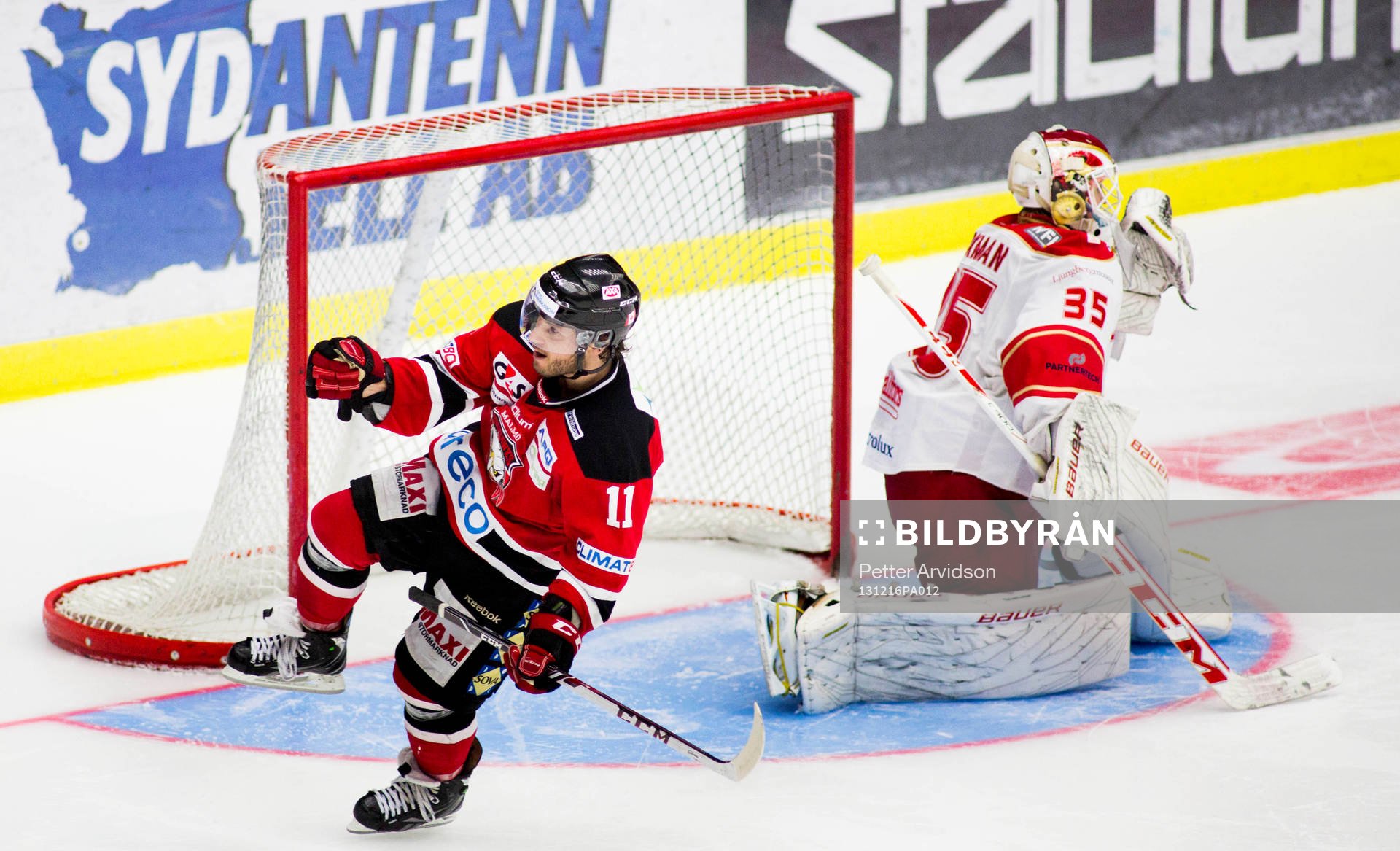 Malmö Redhawks Joey Tentute avgör straffläggningen och
