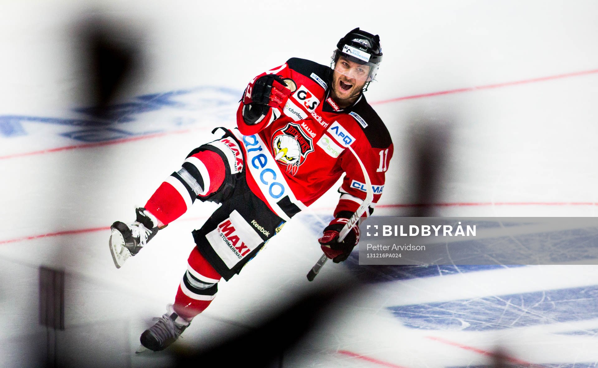Malmö Redhawks Joey Tentute avgör straffläggningen och