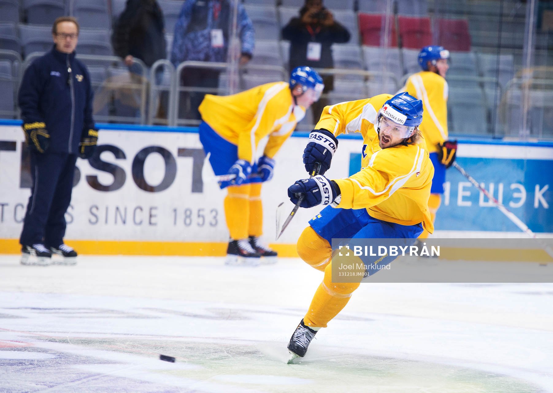 Niklas Persson skjuter