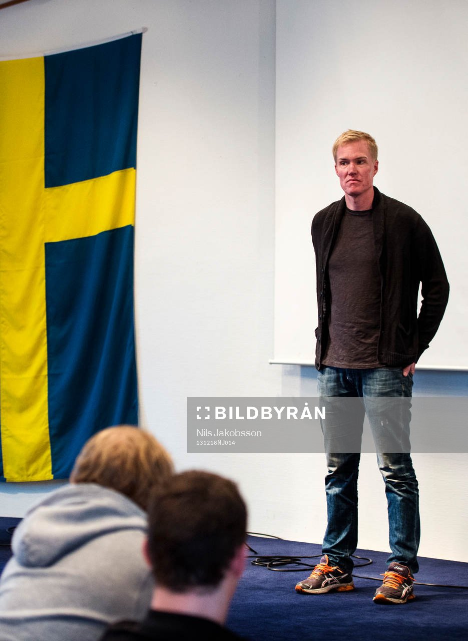 Kenny Jönsson kommer och pratar med Sveriges JVM-lag