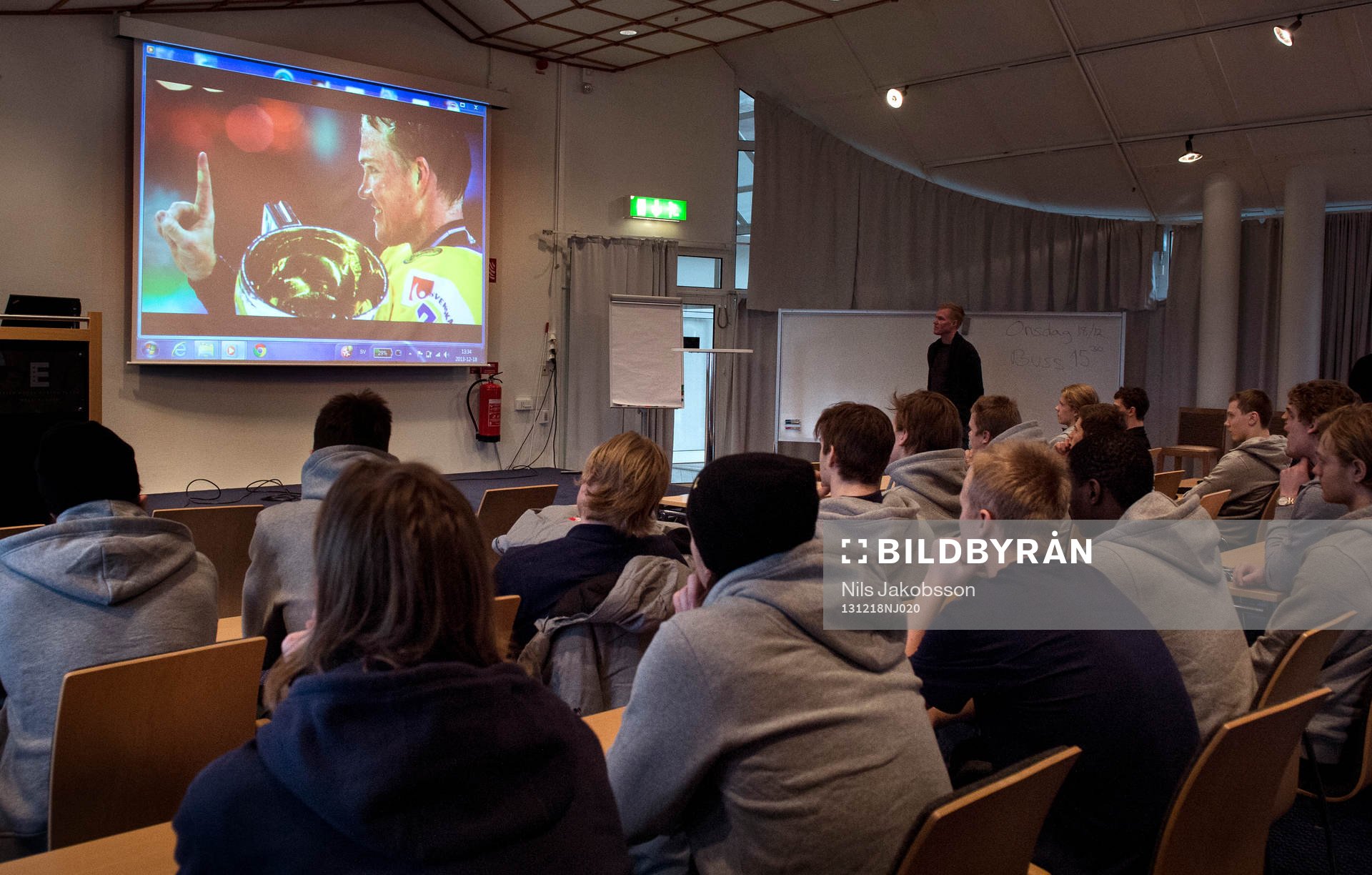 Kenny Jönsson kommer och pratar med Sveriges JVM-lag