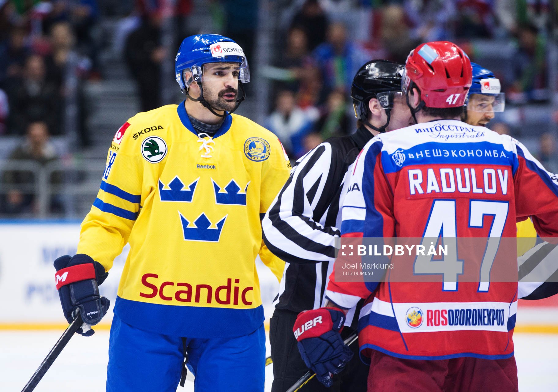 Sveriges Daniel Rahimi och Rysslands Alexander Radulov