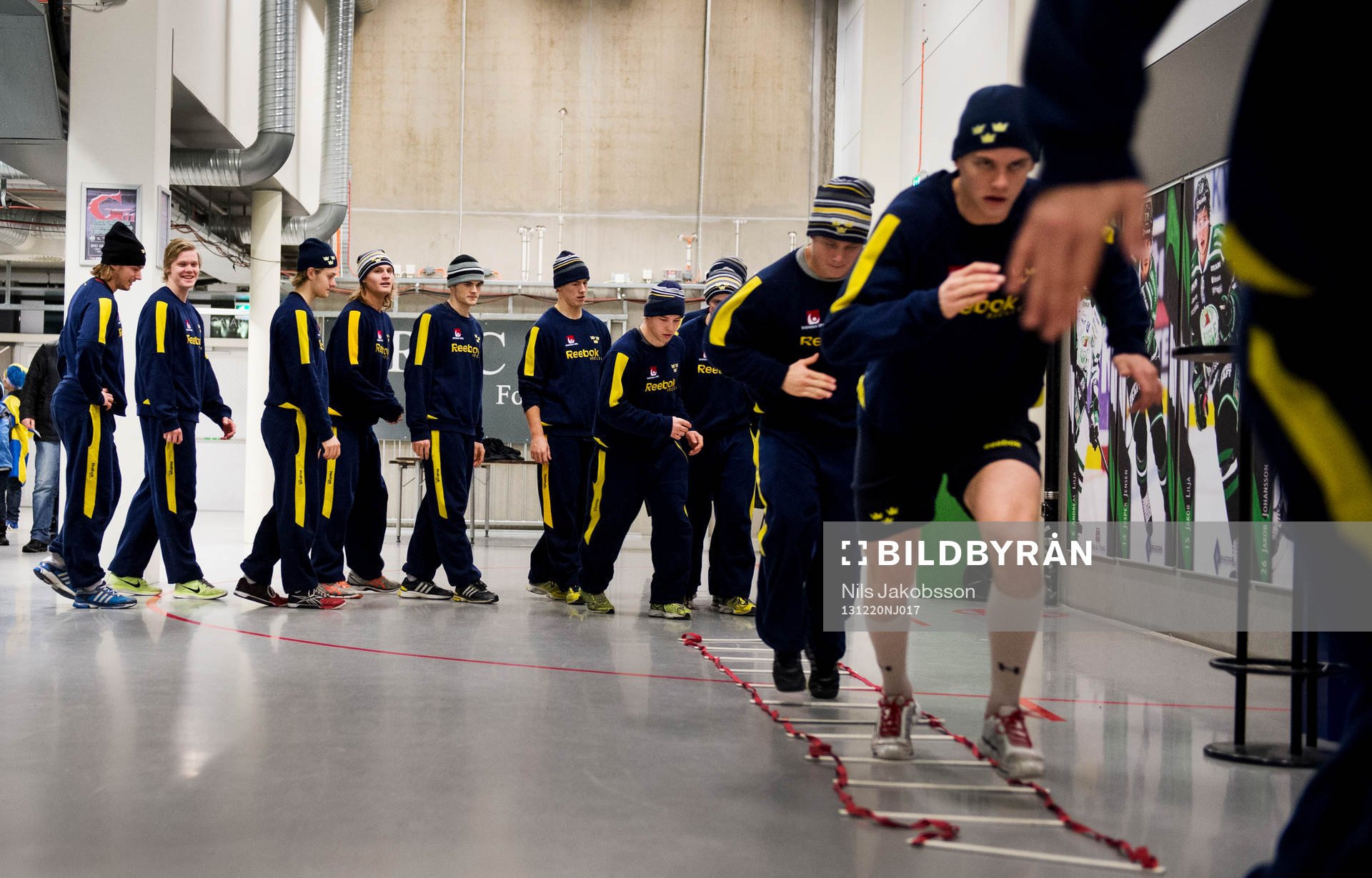 Sverige värmer upp innan träningsmatchen