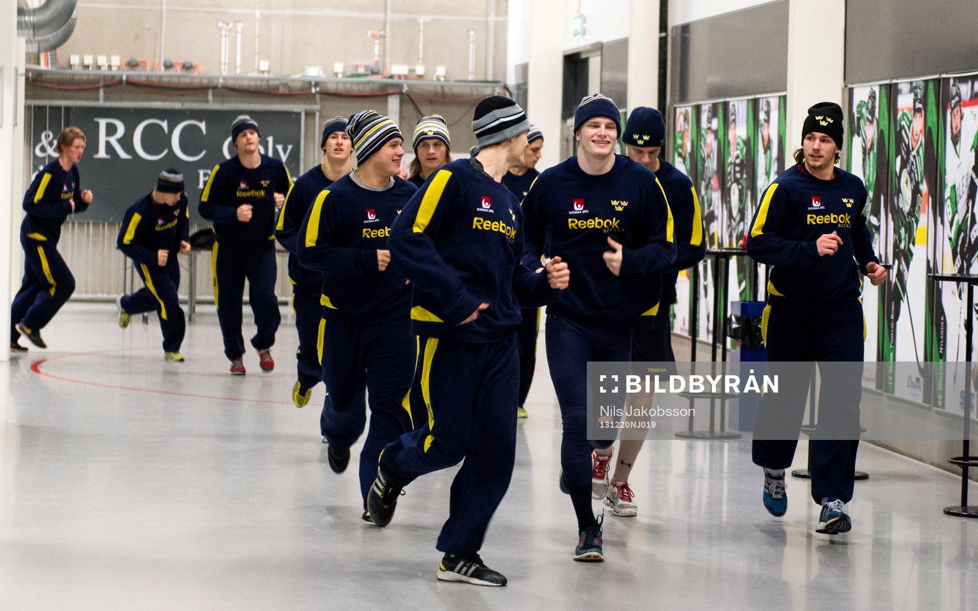 Sverige värmer upp innan träningsmatchen