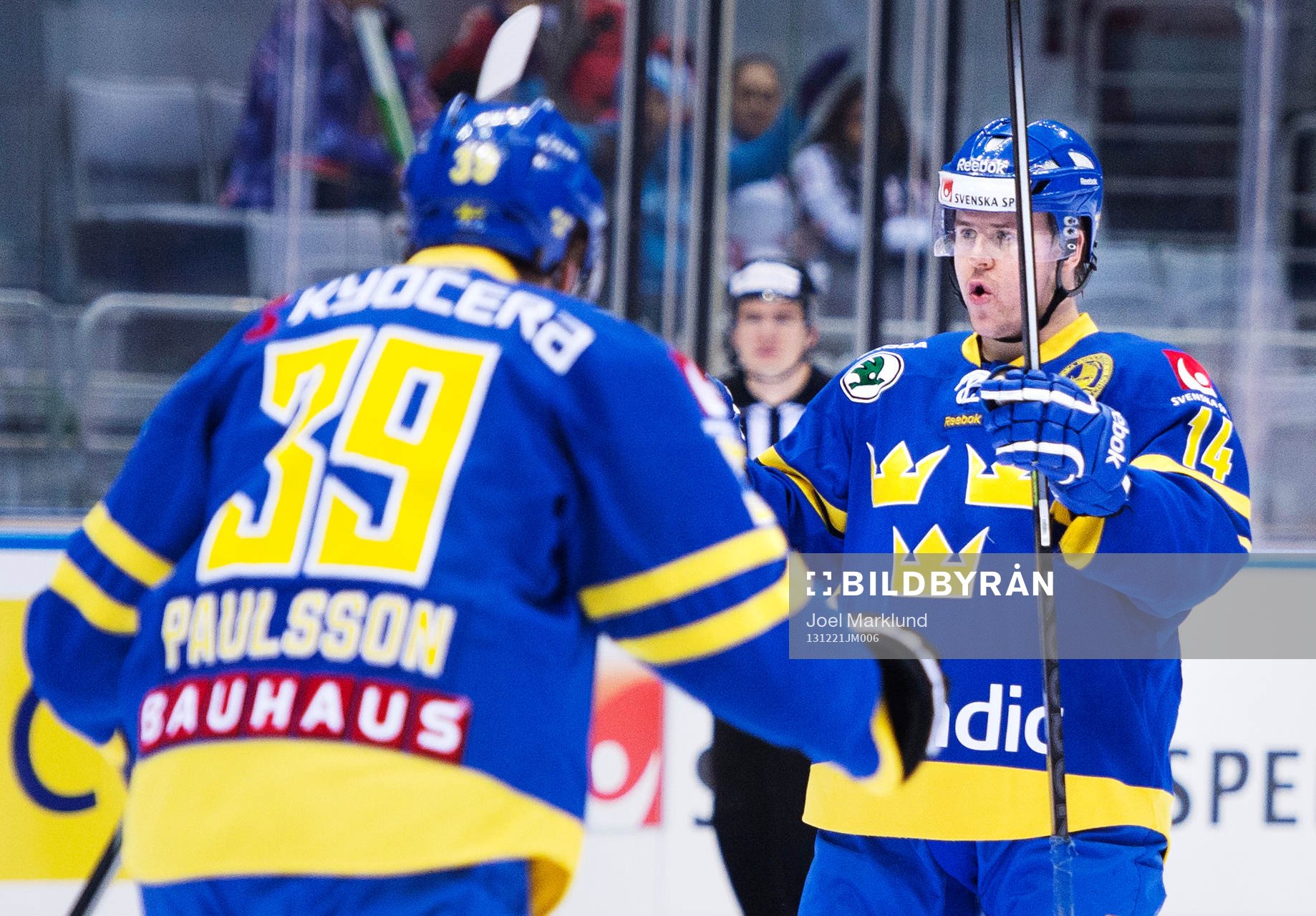 Sveriges Mikael Johansson jublar