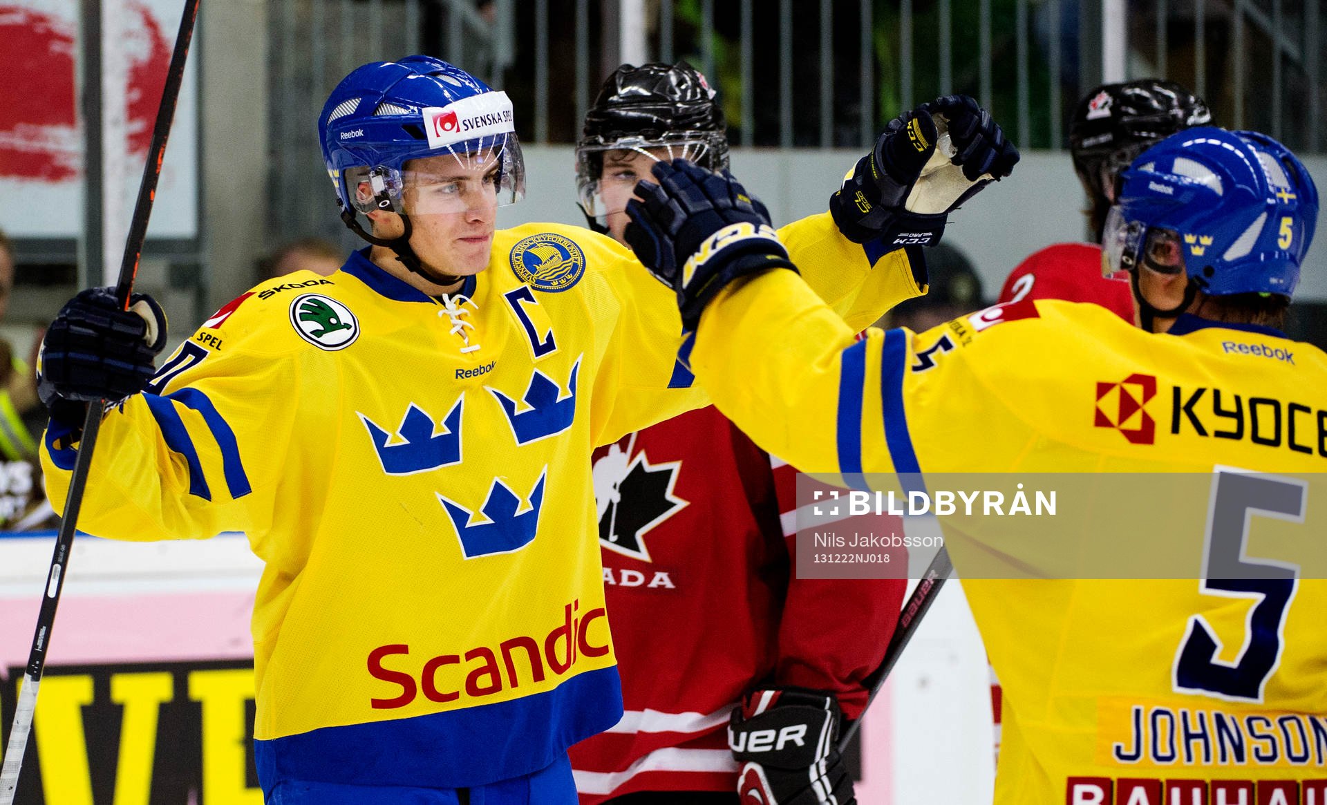 Sveriges Alexander Wennberg och Andreas Johnson jublar
