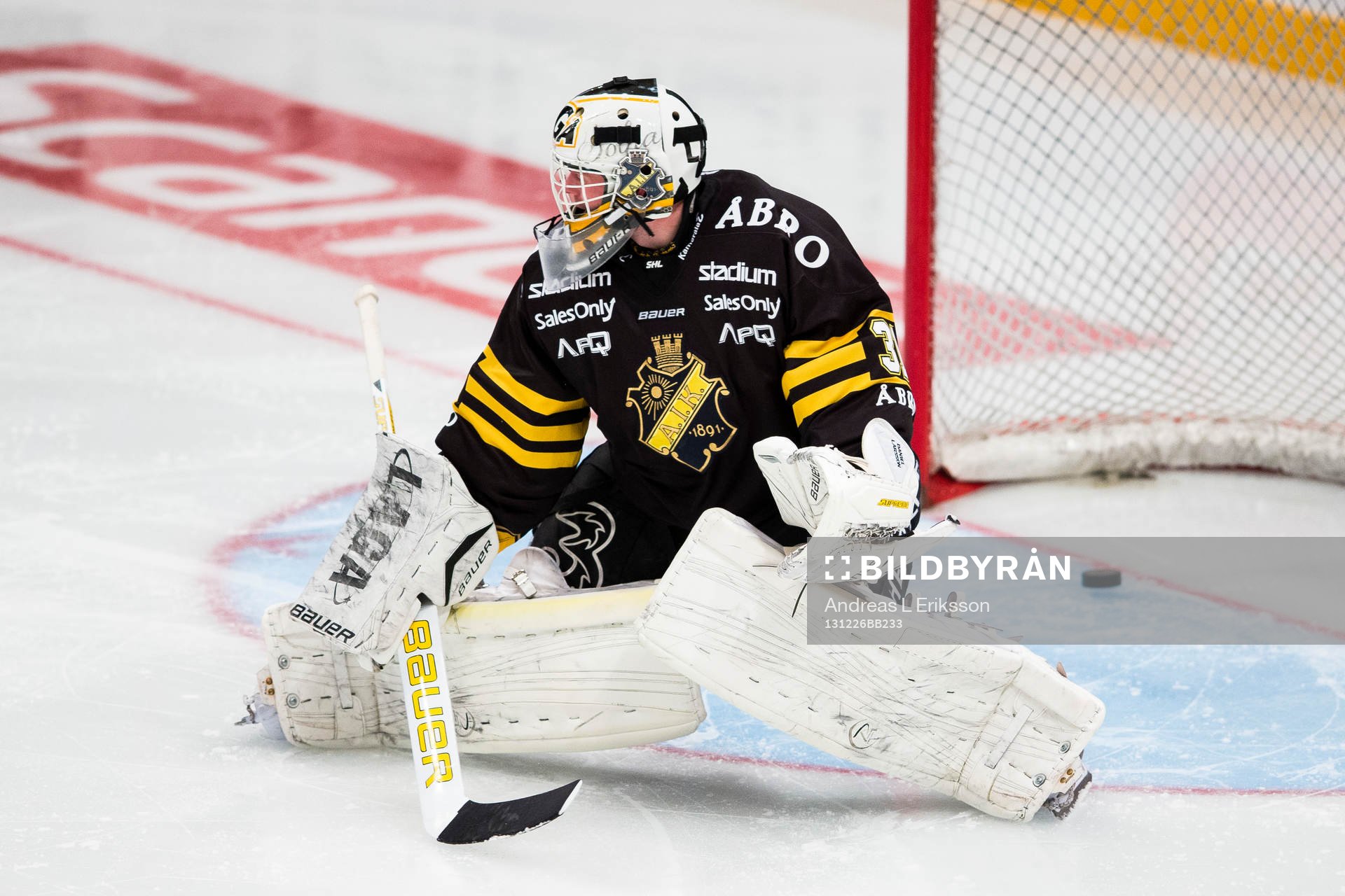 s målvakt Daniel Larsson