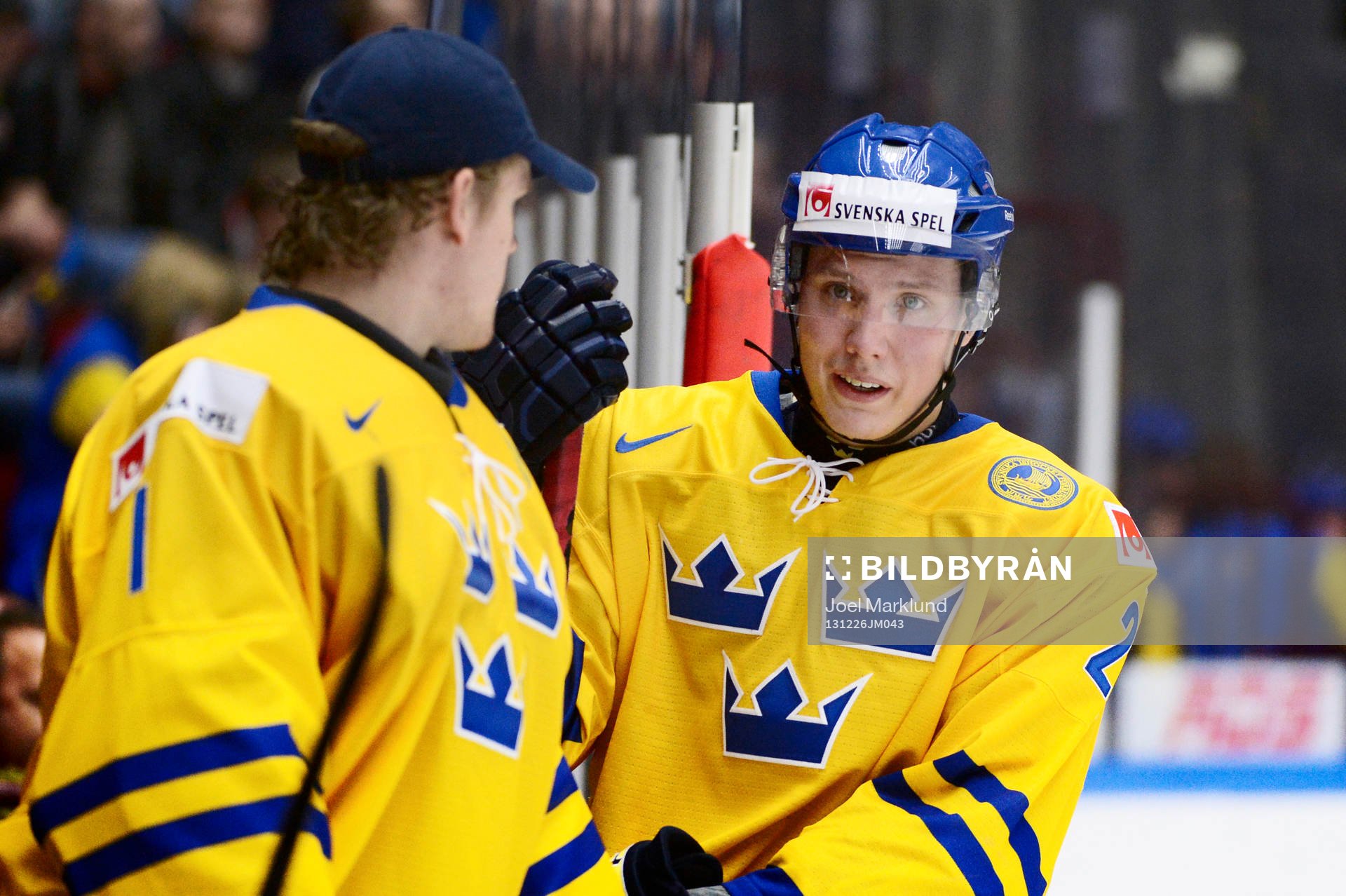 Sveriges Oskar Sundqvist vilar sig i båset