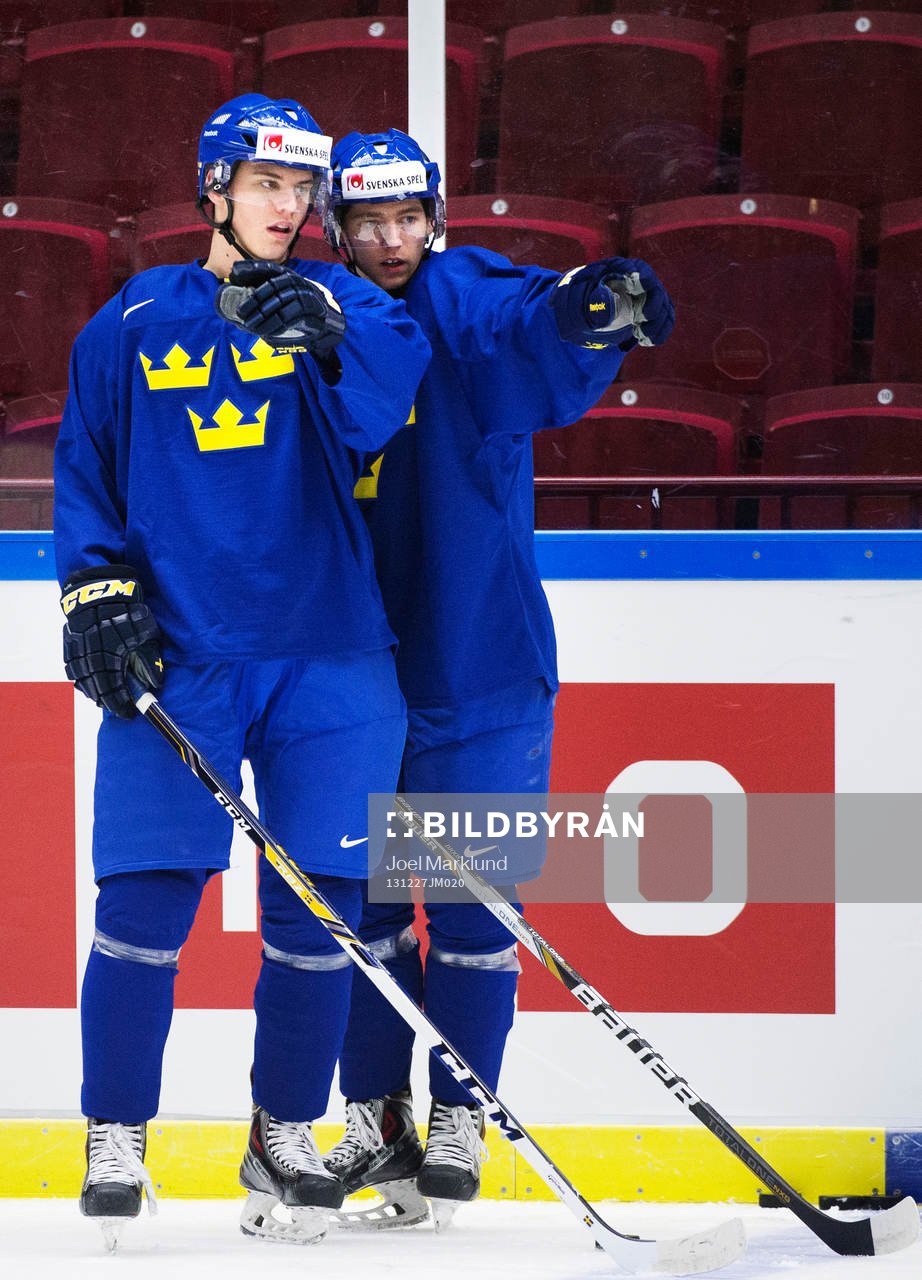 André Burakovsky och Christian Djoos på Sveriges träning