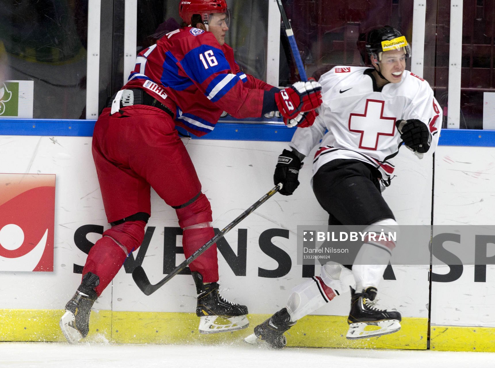 Schweiz Lukas Frick och Rysslands Nikita Zadorov