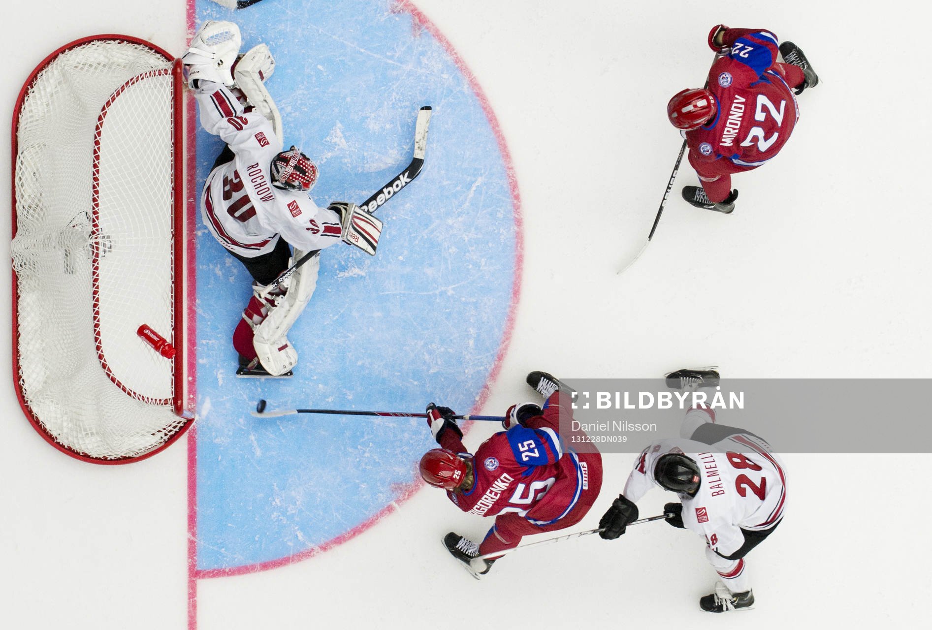 Rysslands Mikahil Grigorenko gör 7-1 bakom Schweiz