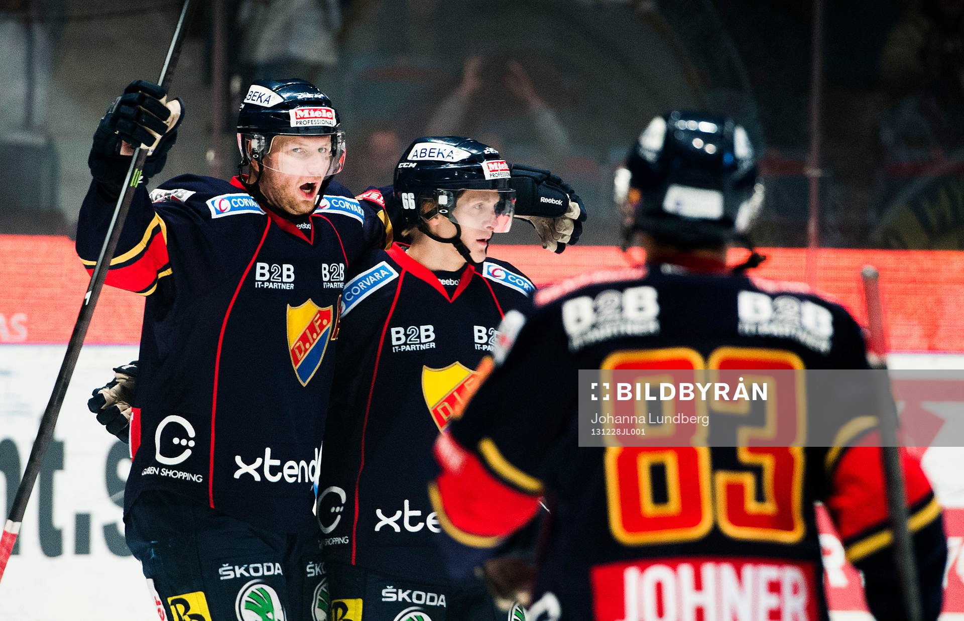 Djurgårdens Michael Holmqvist  och Marcus Sörensen jublar