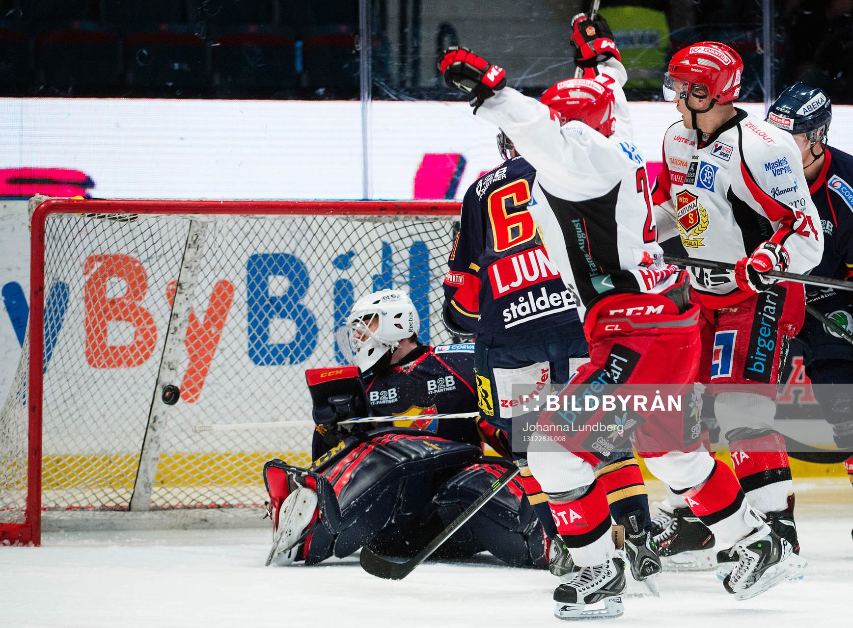 Almtunas Daniel Hermansson  jublar