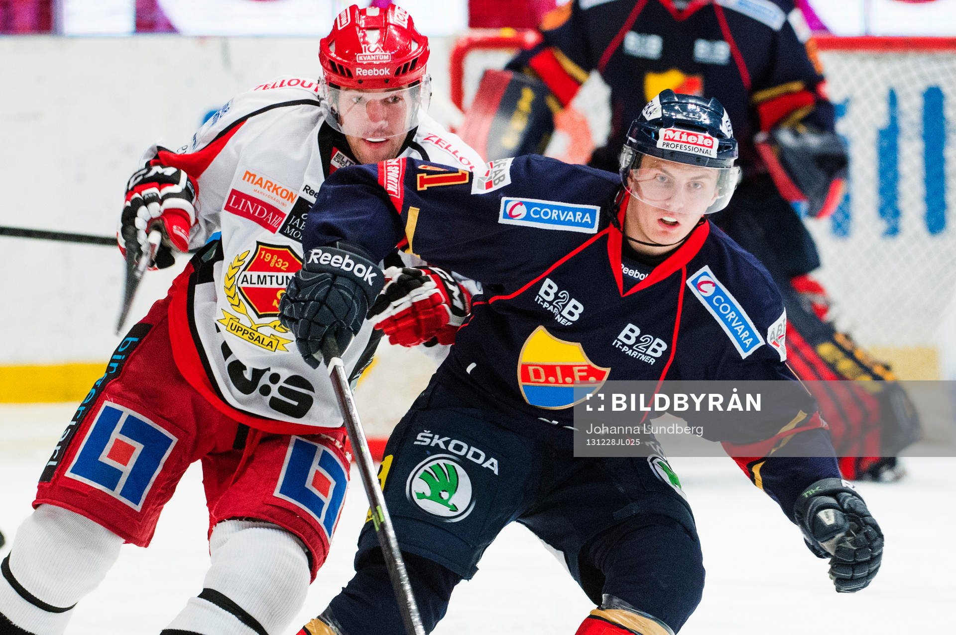 Almtunas Fredrik Vestberg och Djurgårdens Markus Ljungh