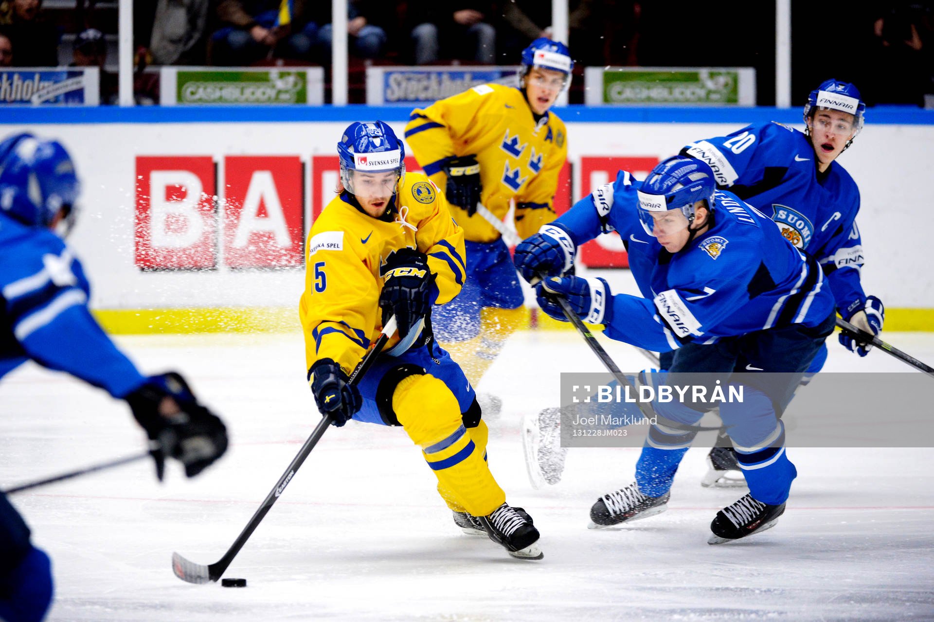 Sebastian Collberg i Sverige utmanar Esa Lindell i Finland