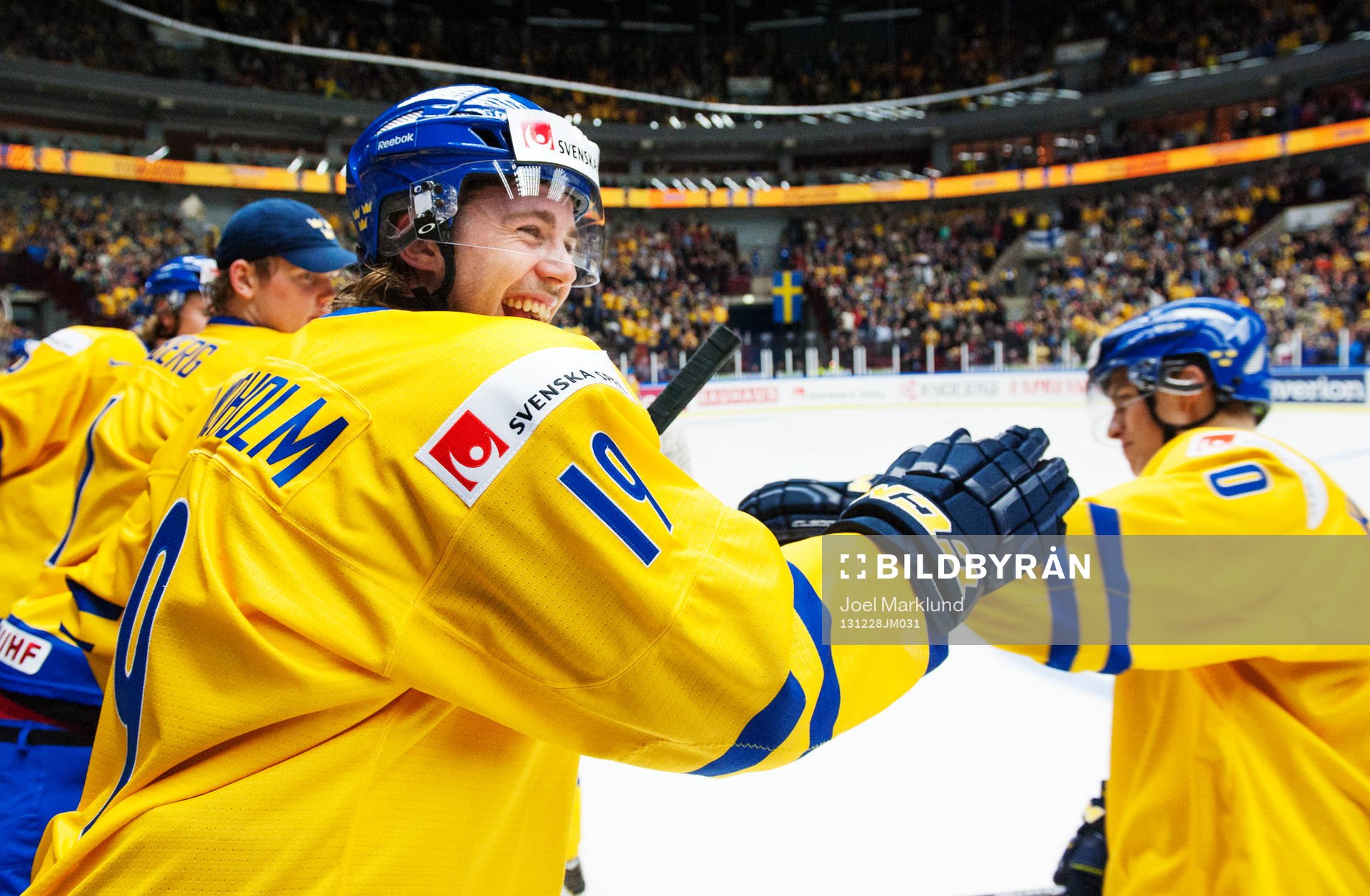 Sveriges Elias Lindholm och Alexander Wennberg jublar